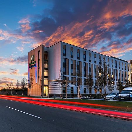 Holiday Inn Express - Bicester By Ihg エクステリア 写真