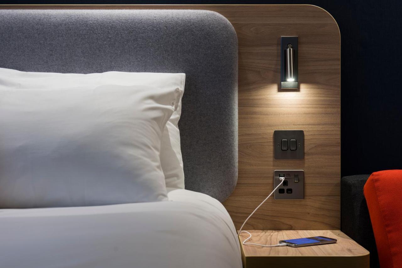 Holiday Inn Express - Bicester By Ihg エクステリア 写真