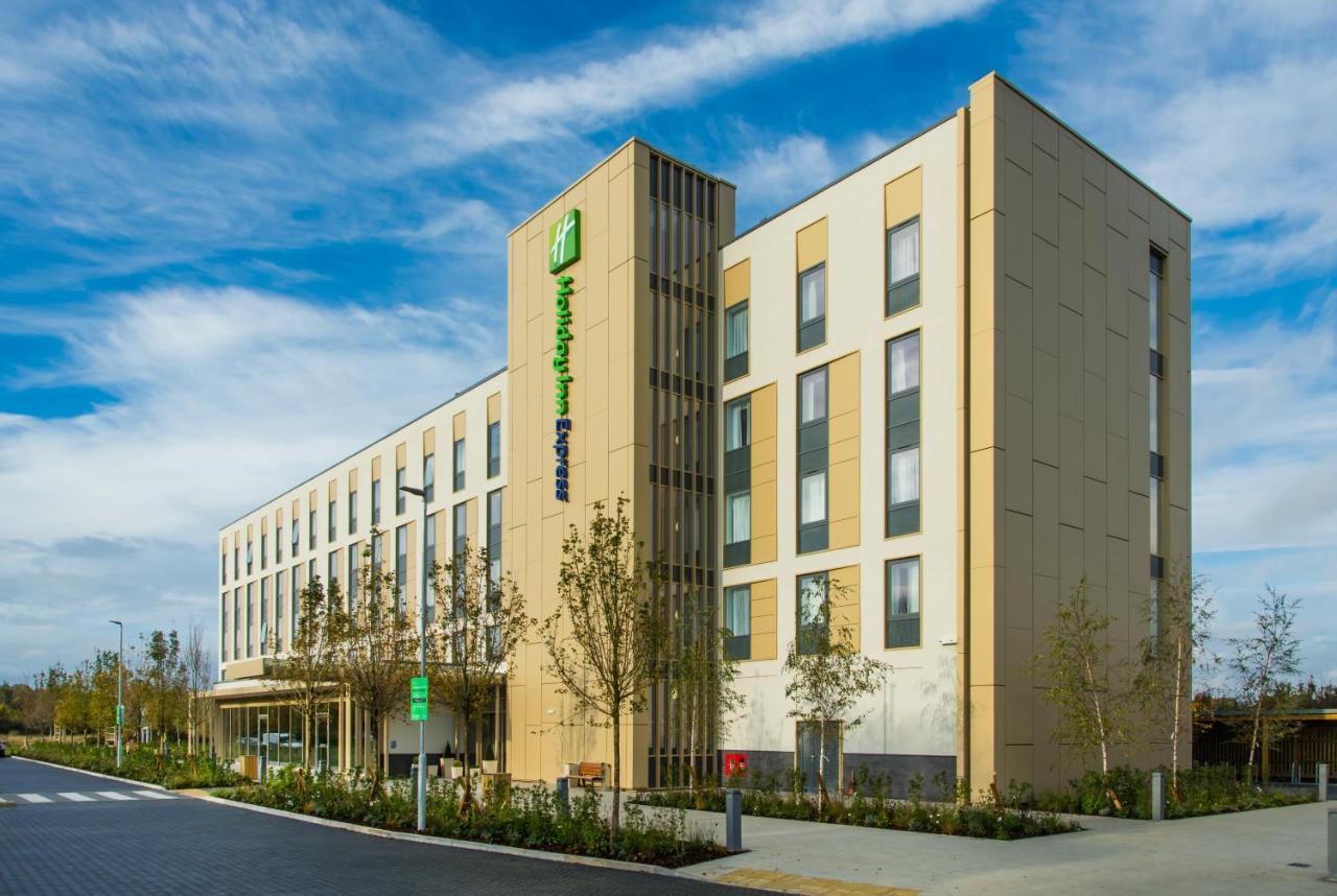 Holiday Inn Express - Bicester By Ihg エクステリア 写真